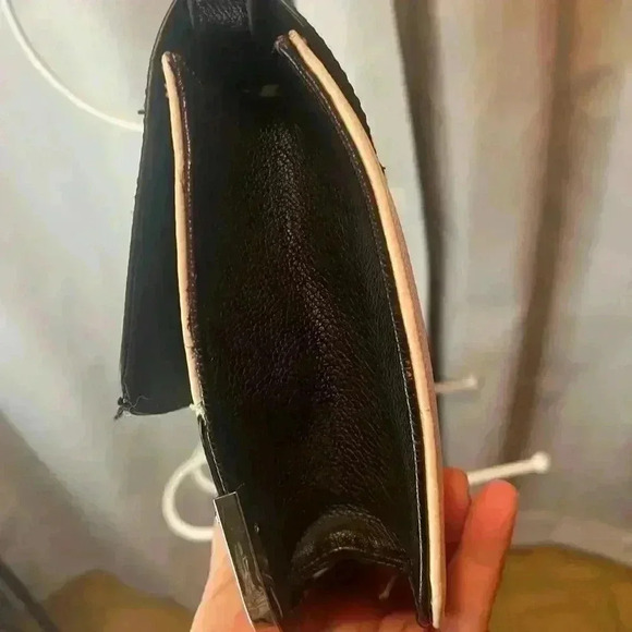 Express Black and White Vegan Leather Crossbody bag - Picture 7 of 8